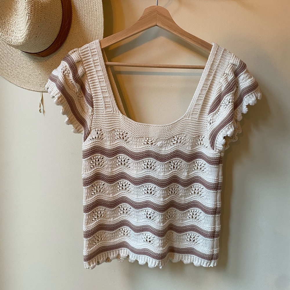 Adorable Crochet Top with puff cap sleeve - Jessica Simpson brand - M